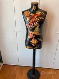 Busto in legno decorato da arredamento