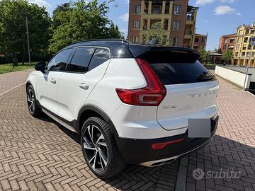 Volvo XC 40 R Designe D4 4X4 190CV