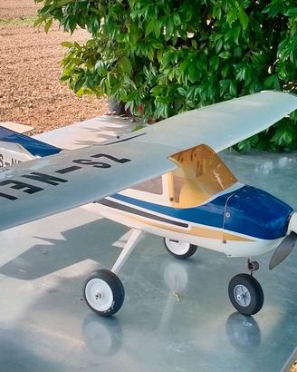 aeromodello rc Cesana 182