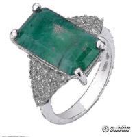 ANELLO ORO 18kt. DIAMANTI E GRANDE SMERALDO 7,48