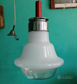 Lampadario vintage in vetro opalino – anni ‘70