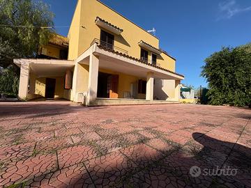 Capaci Piano terra a 300 mt dal mare