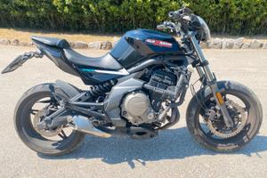 CF Moto 650 NK 2022