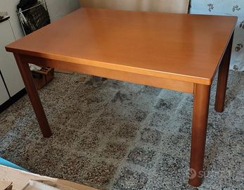 Tavolo in Legno Estensibile con Prolunga