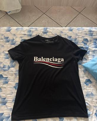 maglietta balenciaga