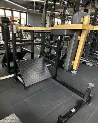 pendulum squat press