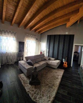 Appartamento di 100 m² con 3 locali e box auto a C