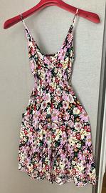 vestito in cotone a fiori.Nuovo