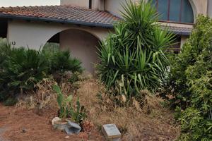 casa con 3 partite di terreno 