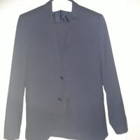 completo,giacca più 2 paia di pantaloni.