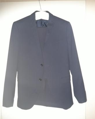 completo,giacca più 2 paia di pantaloni.