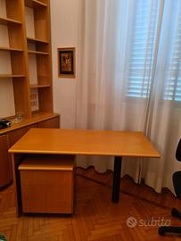 scrivania / tavolo da lavoro