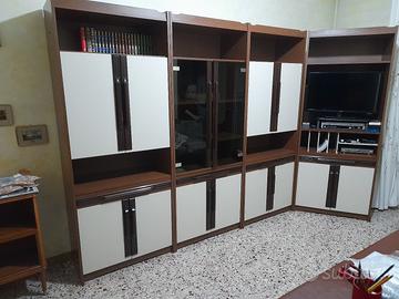 Mobile da soggiorno con vetrinetta