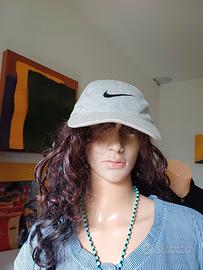 Berretto grigio Nike