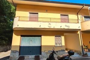 Spaziosa abitazione semindipendente con box auto