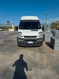 Opel Vivaro 2.5 CDTI 
