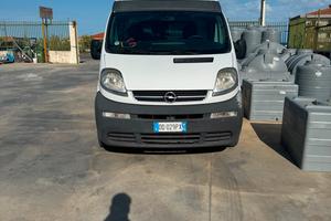 Opel Vivaro 2.5 CDTI 