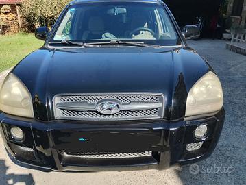 Hyundai tucson 1A serie 2.0 con impianto GPL