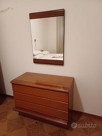 Camera da letto matrimoniale e mobili ingesso