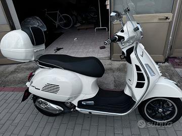 Vespa 300 super
