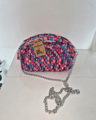 Borsa donna rosa e blu fatta a mano.