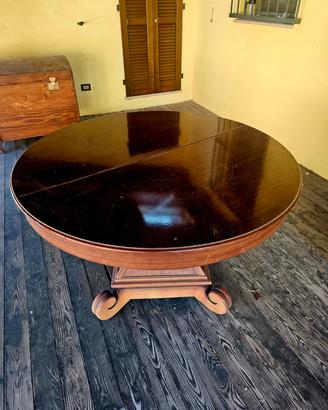 tavolo in legno rotondo