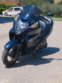la moto è visibile presso Castellalto provincia di