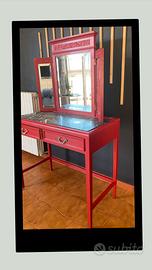 Toeletta vintage restaurata con specchiera tripla