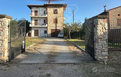Appartamento a piano primo arredato