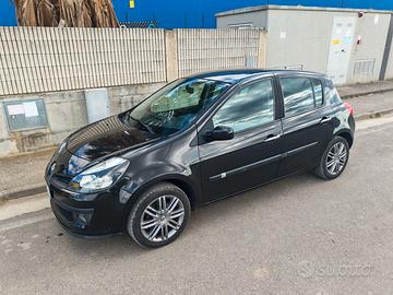 Renault Clio 3 1.5 dci 105 CV Le Iene 83500 KM