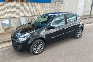 Renault Clio 3 1.5 dci 105 CV Le Iene 86500 KM