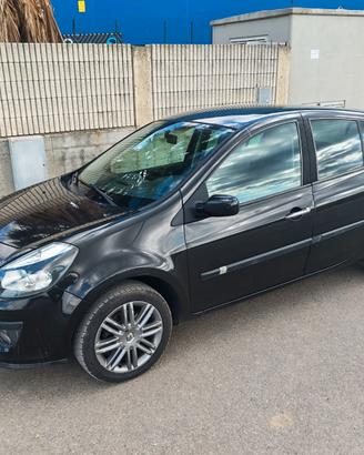 Renault Clio 3 1.5 dci 105 CV Le Iene 86500 KM
