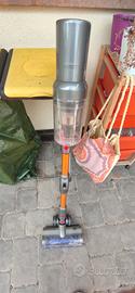 aspirapolvere senza fili modello simil Dyson
