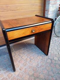 Tavolino in radica  con cassetto alzatina