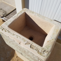 Piccolo Lavabo Lavamani Anticato in Pietra Leccese