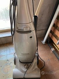 Aspirapolvere verticale