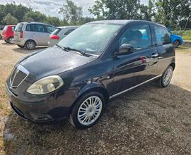 Lancia Ypsilon 1.3 MJT 75 CV Unyca