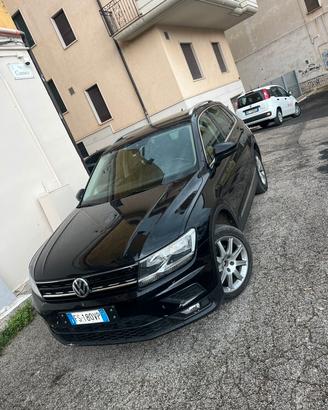 Volkswagen Tiguan 2.0 TDI SCR DSG 4MOTION Business