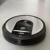 Aspirapolvere robot IROBOT Roomba i7 + SCATOLO