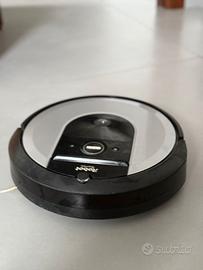 Aspirapolvere robot IROBOT Roomba i7 + SCATOLO