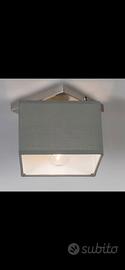 Lampada a soffitto grigia con paralume quadrato