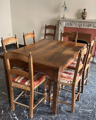 Tavolo in noce fine 800 estendibile  con 8 sedie