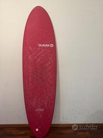 Tavola surf Olaian soft 500 7’ con leash e 3 pinne