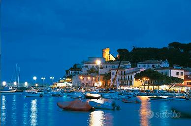 150m dal mare, Posto Auto, 2 Bagni, Lavatrice,2 TV