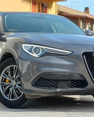 Alfa Romeo Stelvio 2.2 Turbodiesel 160 CV AT8 RWD 