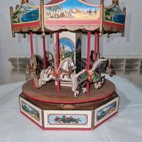 Giostrina girevole in legno con carillon