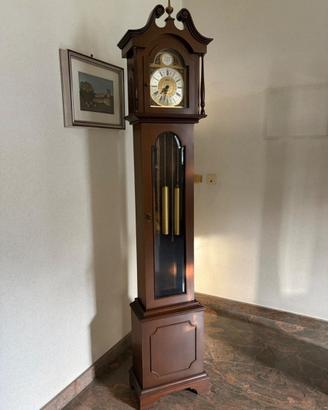Orologio a pendolo a colonna in legno – a carica,