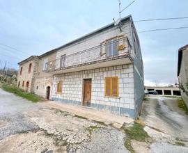 Casa semi indipendente con terreno-Baranello(CB)