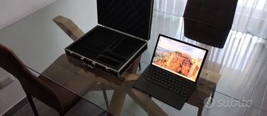 Notebook - Tablet HP con valigetta in alluminio 