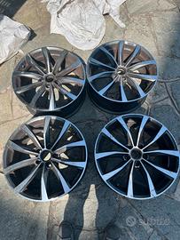Set 4 cerchi in lega 18 pollici MAK wolf